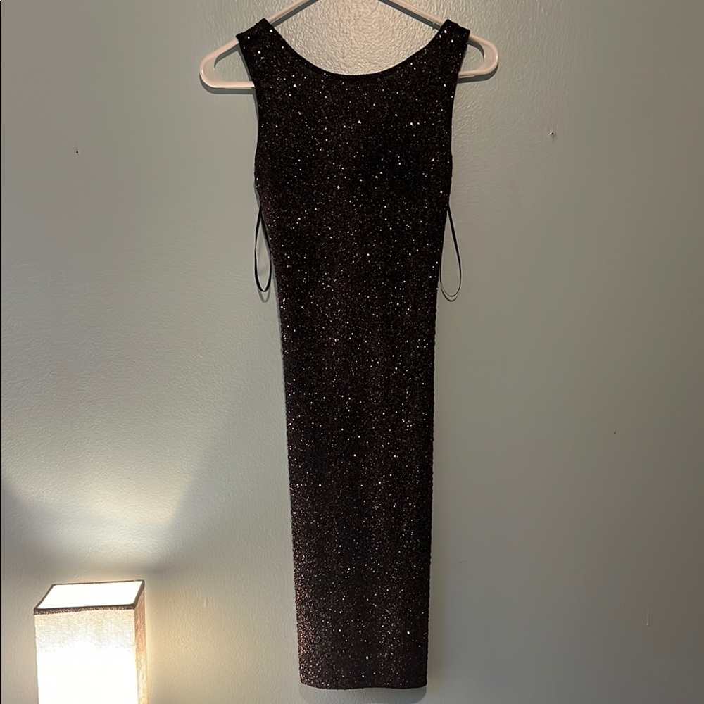 Windsor Black Sleeveless Sheath Dress Scoop Neck Midi